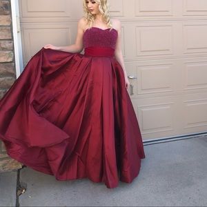 Strapless maroon long dress